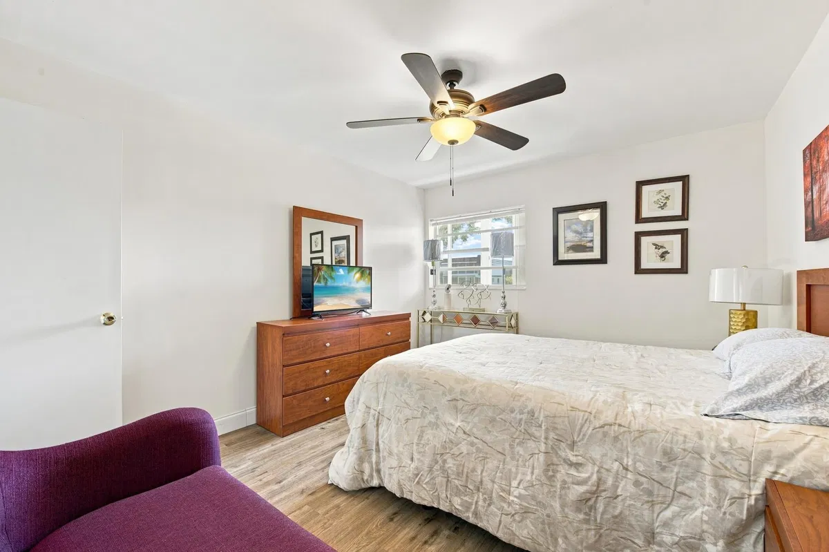 Residence photo 16