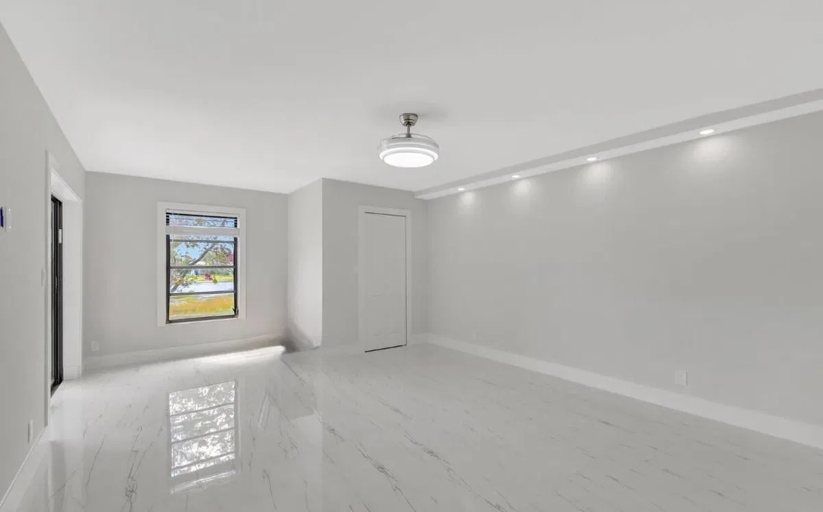 Unit 202 photo 19