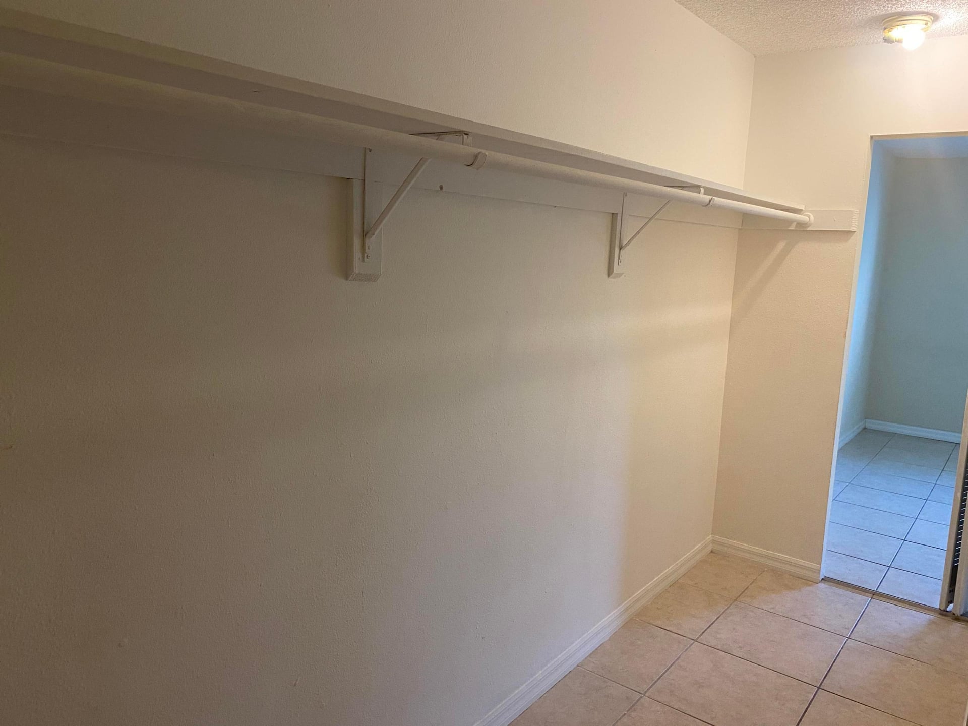 Unit 211 photo 16