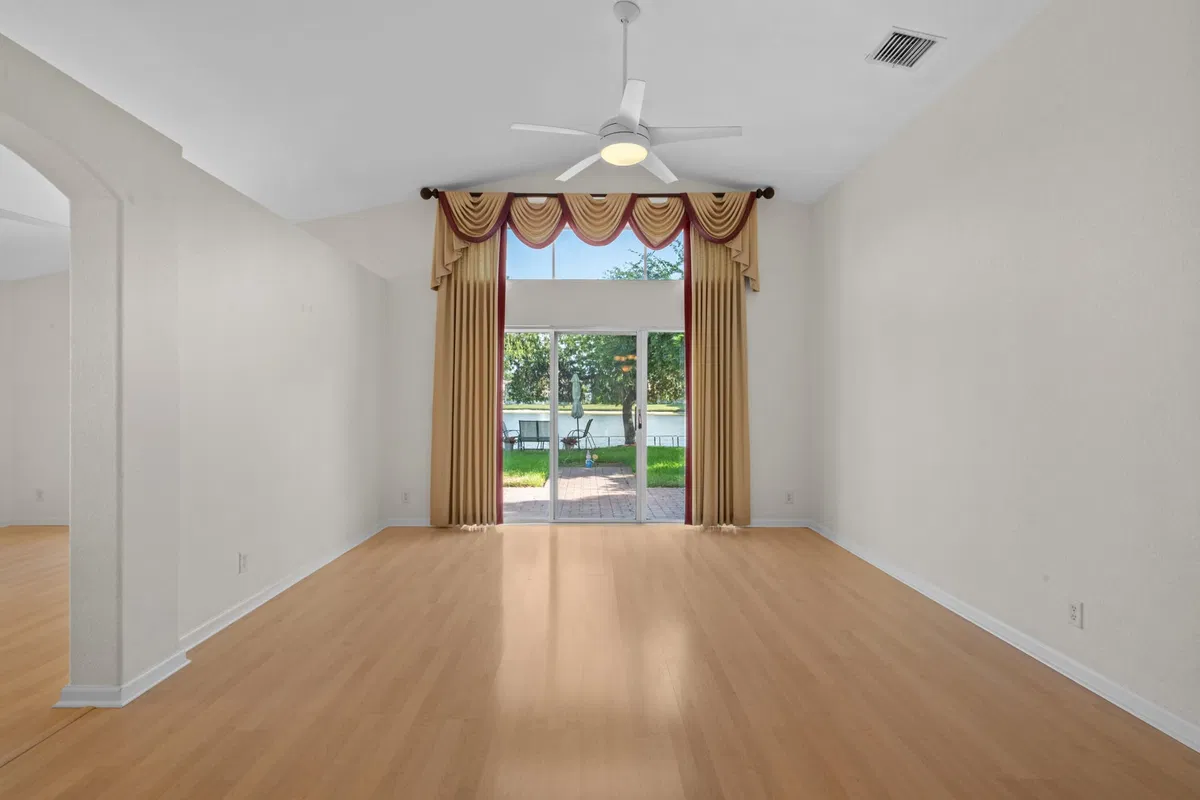 Residence photo 10