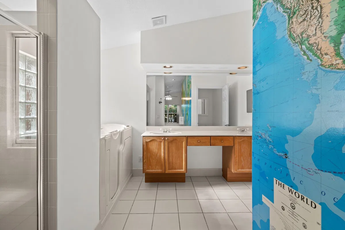 Residence photo 22
