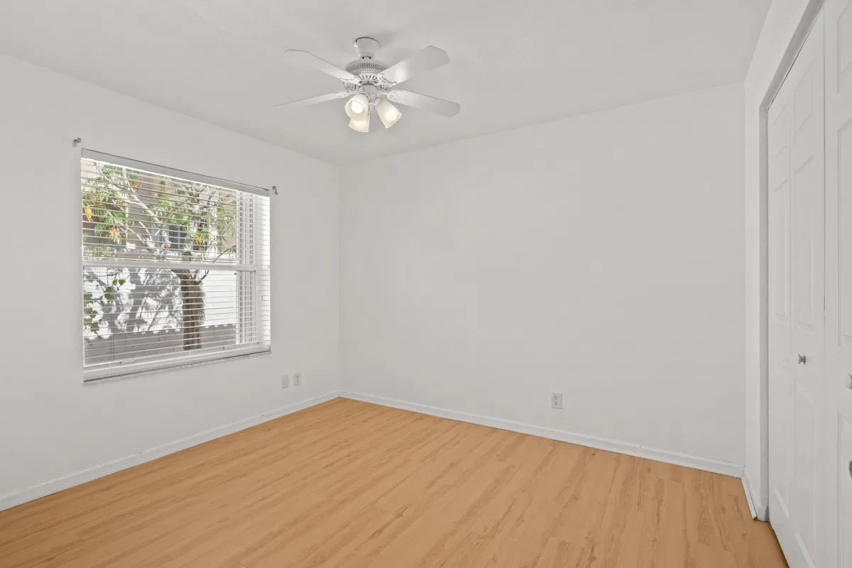 Residence photo 25