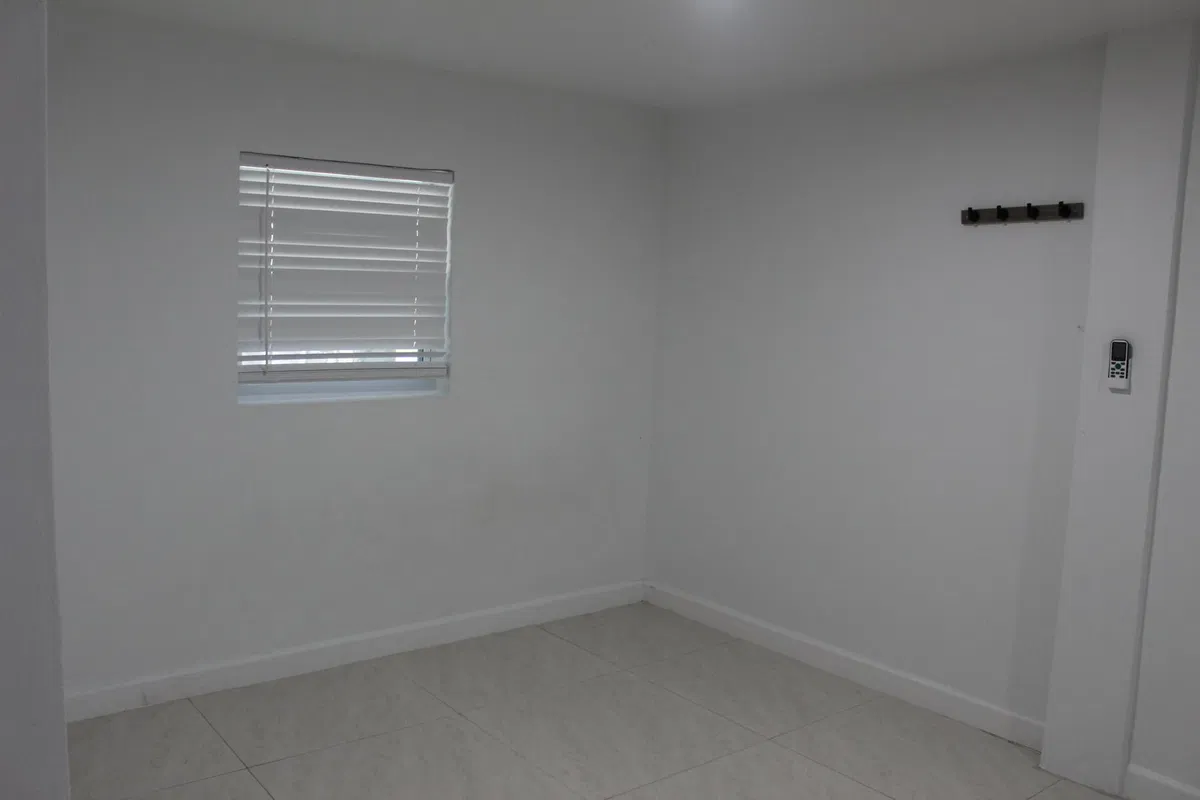 Unit c photo 4