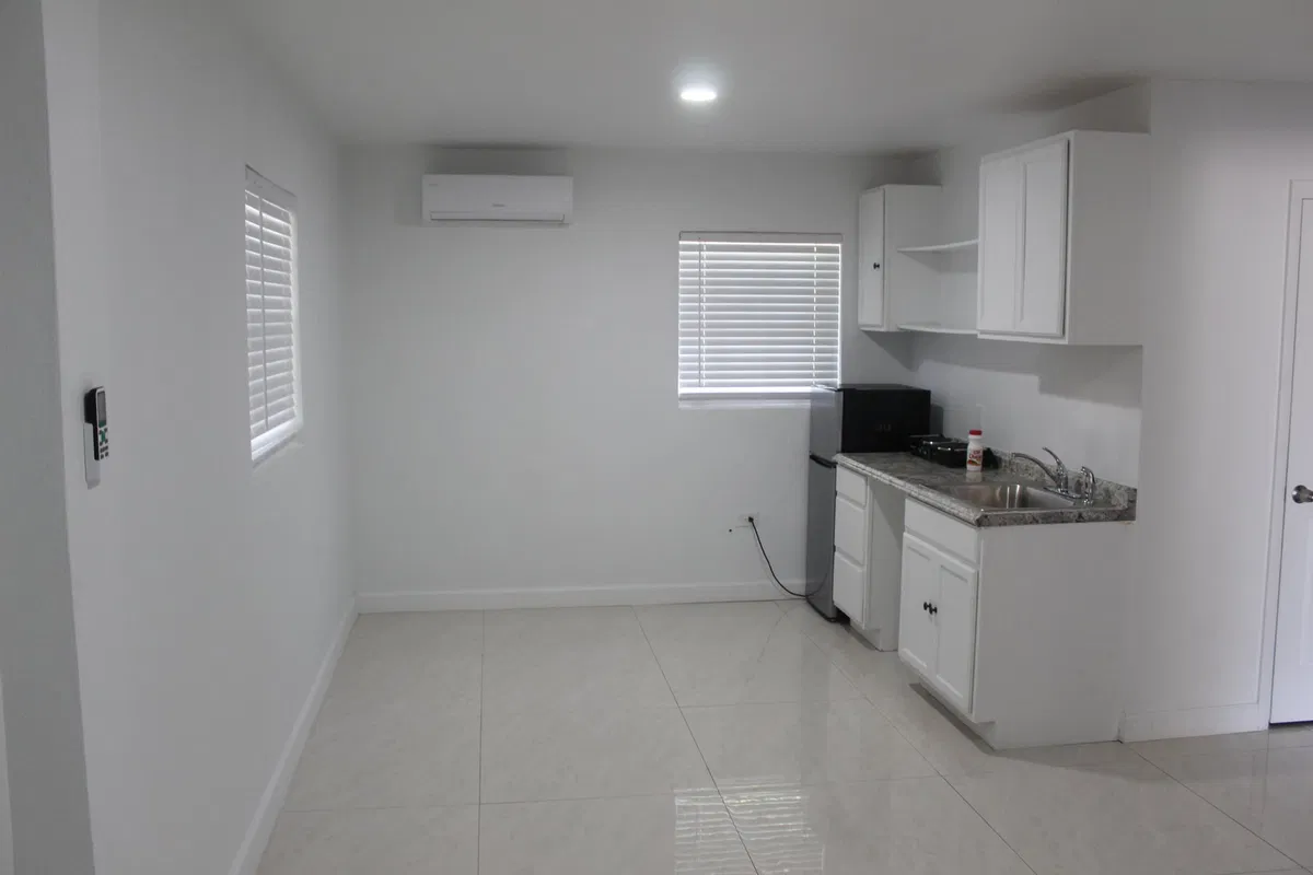 Unit c photo 7