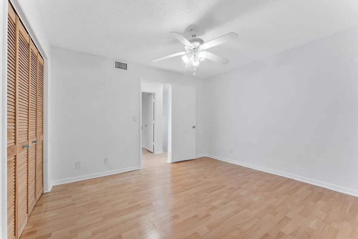  Unit 42c photo 25