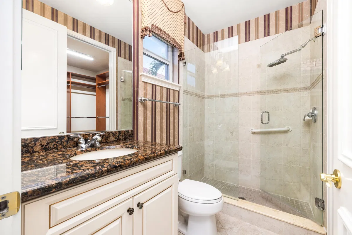 Residence photo 49
