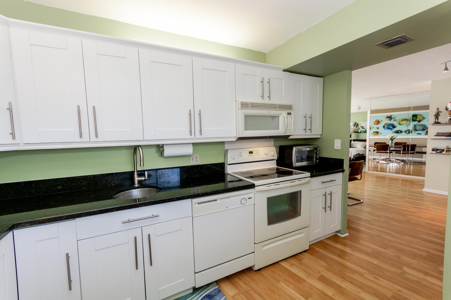 Unit 1405 photo 13
