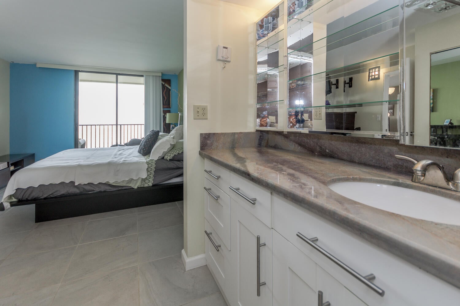 Unit 1405 photo 70