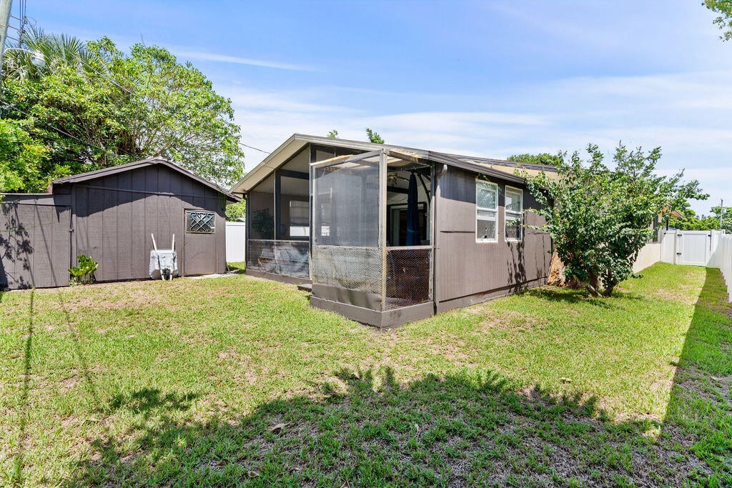 Residence photo 16