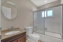 Unit 81 photo 22