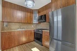 Unit 81 photo 28