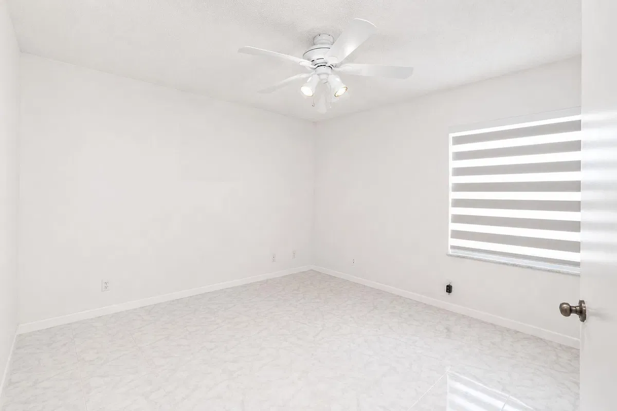 Residence photo 19