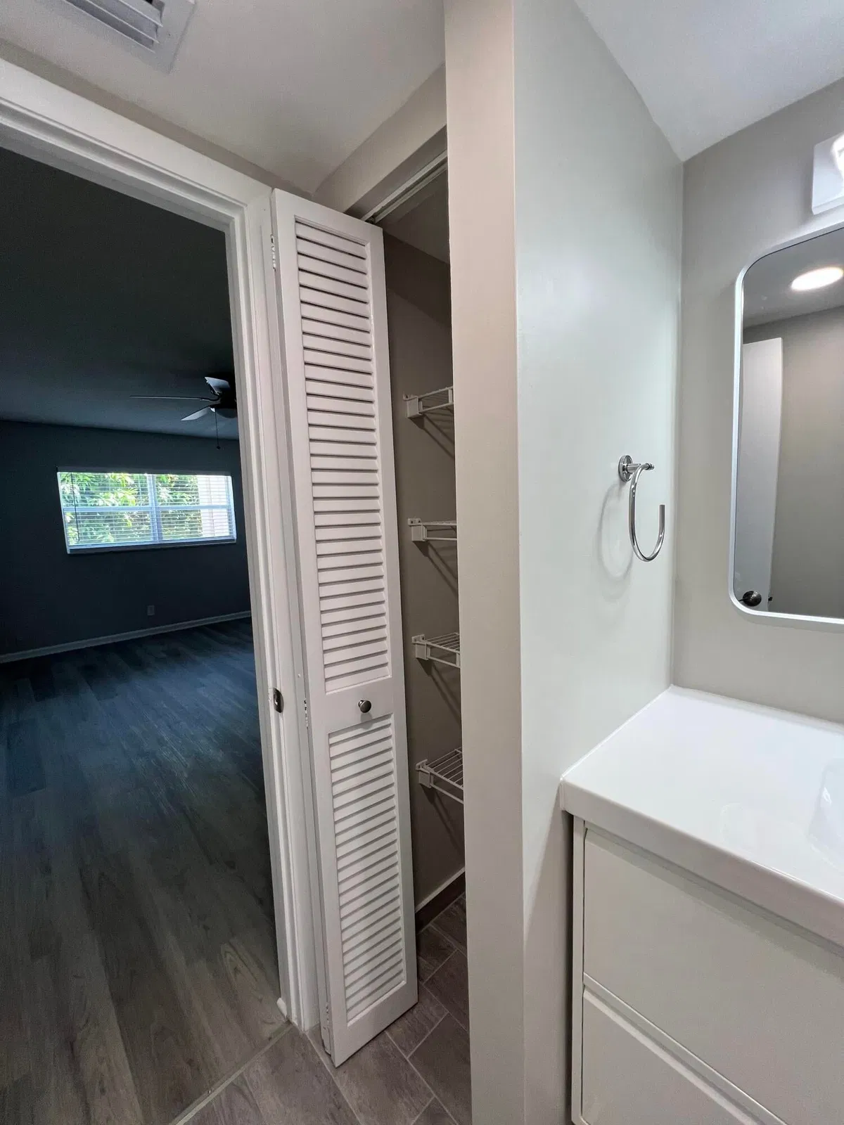 Unit 207 photo 31