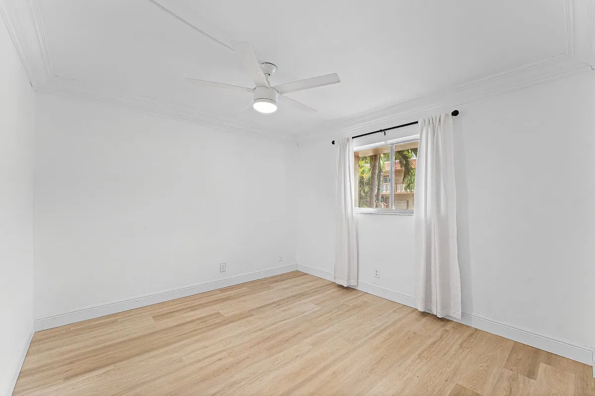 Unit 108 photo 13