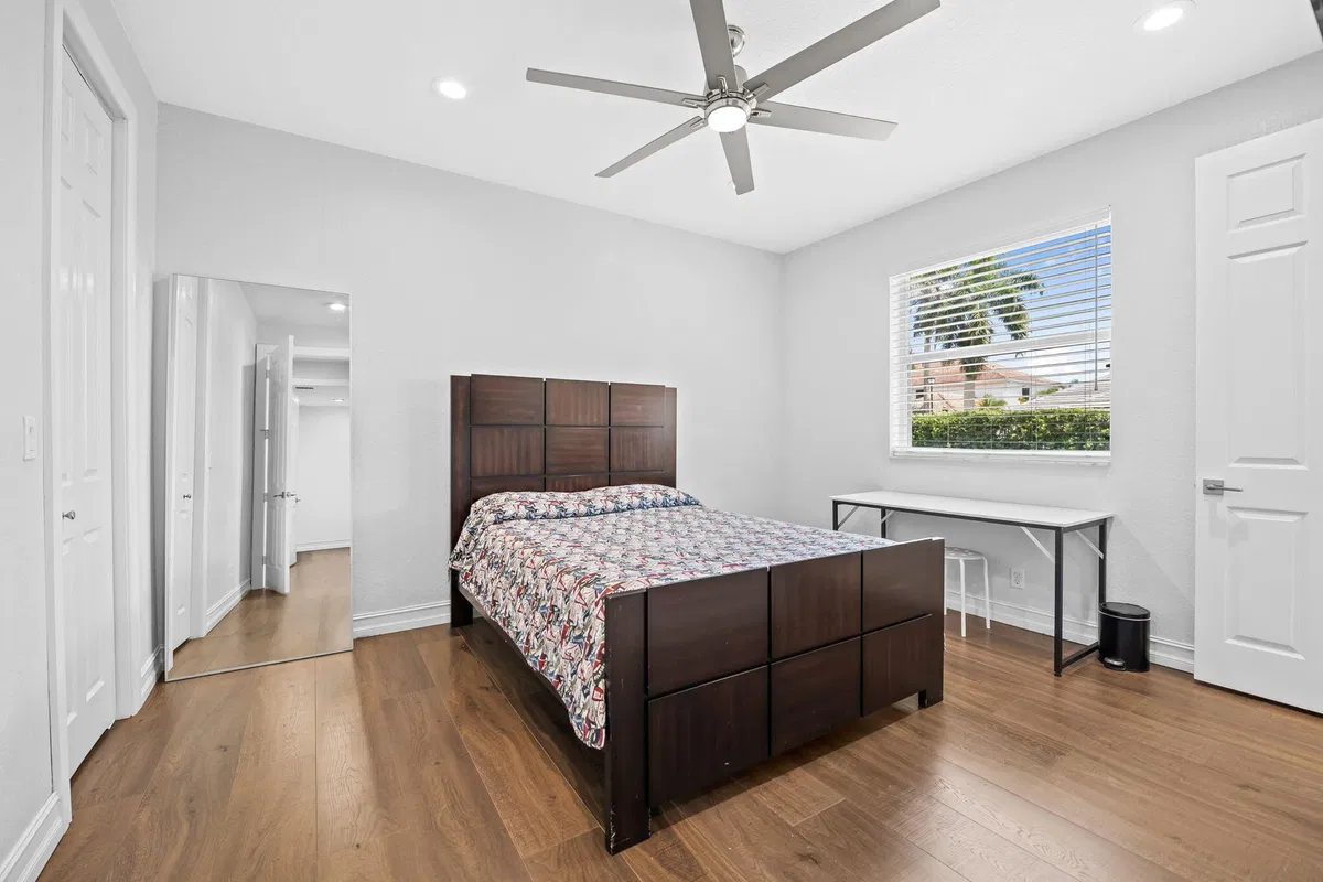  Residence photo 22