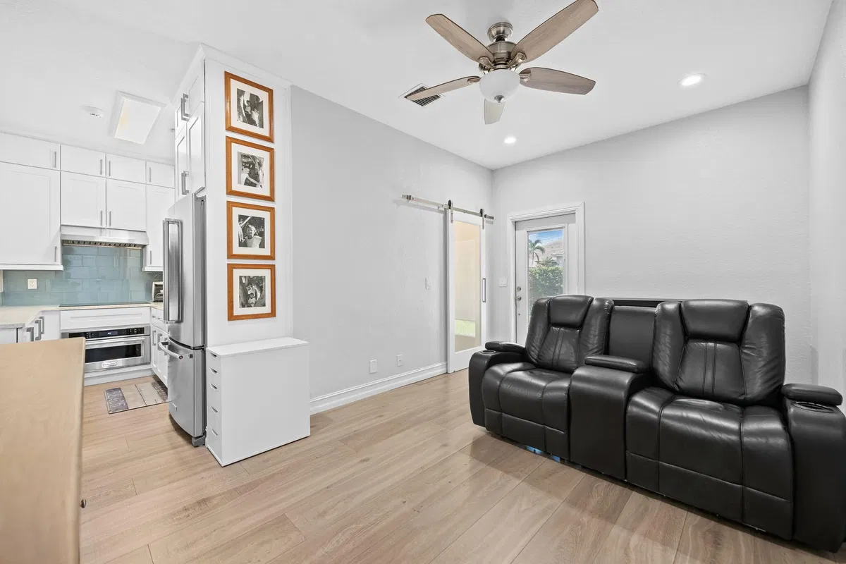  Residence photo 34