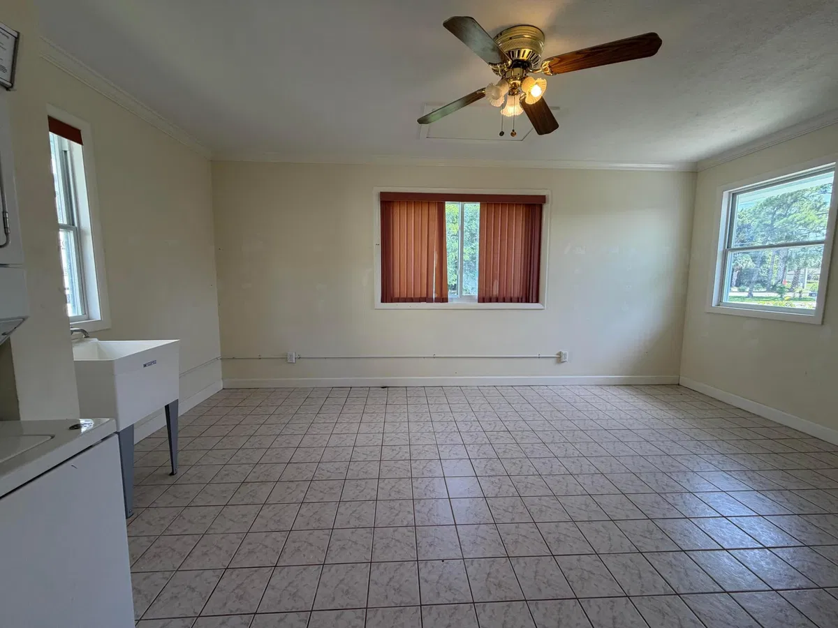 Residence photo 16