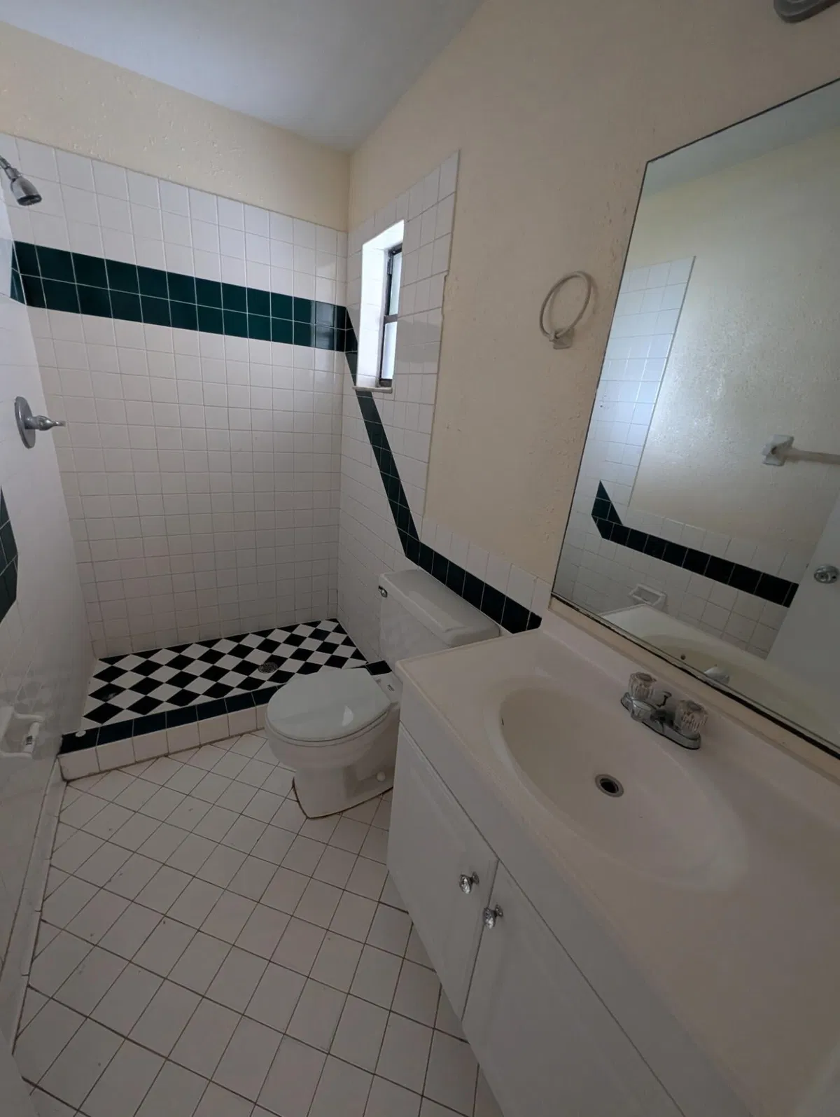 Unit 1388 photo 7