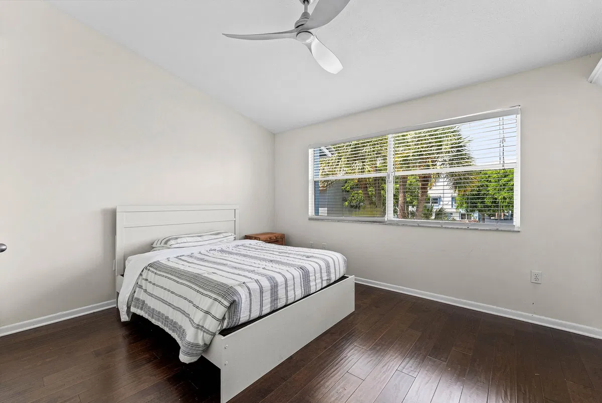  Residence photo 16