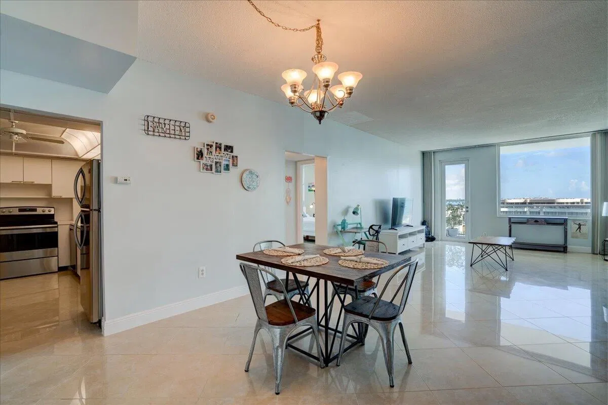 The Patrician of Palm Beach Unit 806 photo 7