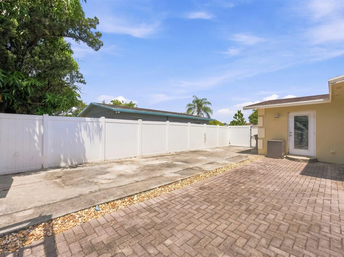 West Palm Beach Residence photo 31