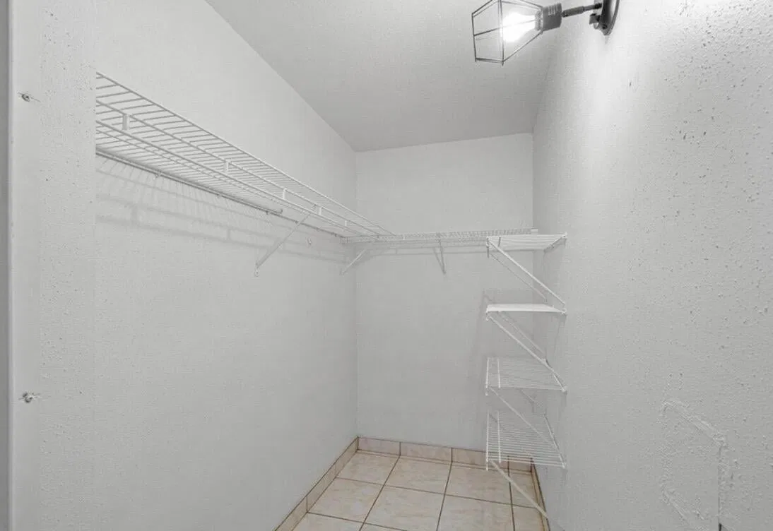  Residence photo 10