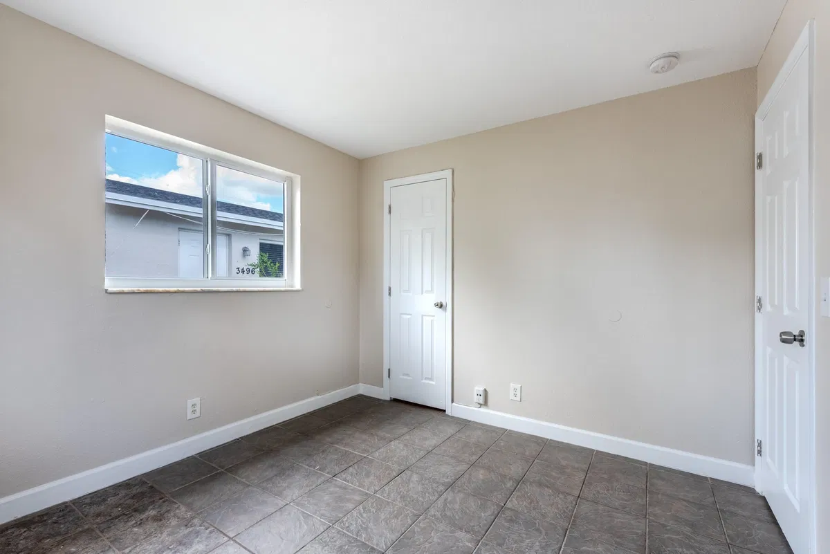 Residence photo 16