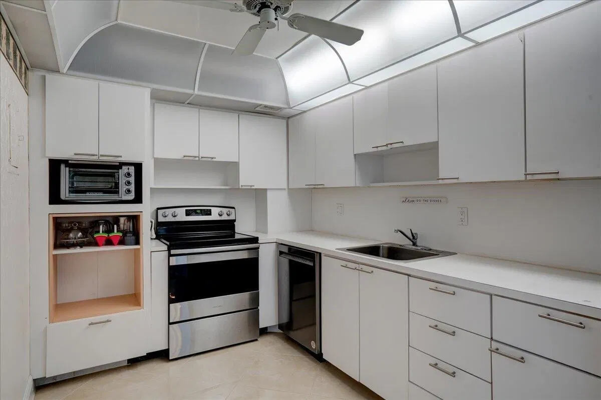 The Patrician of Palm Beach Unit 806 photo 13