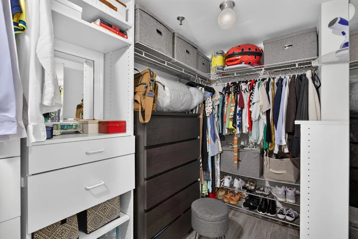  Unit 501 photo 16