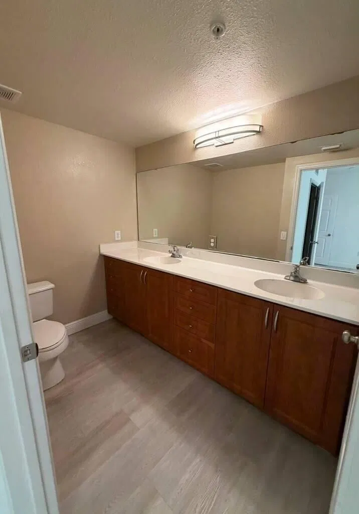 Unit 308 photo 7