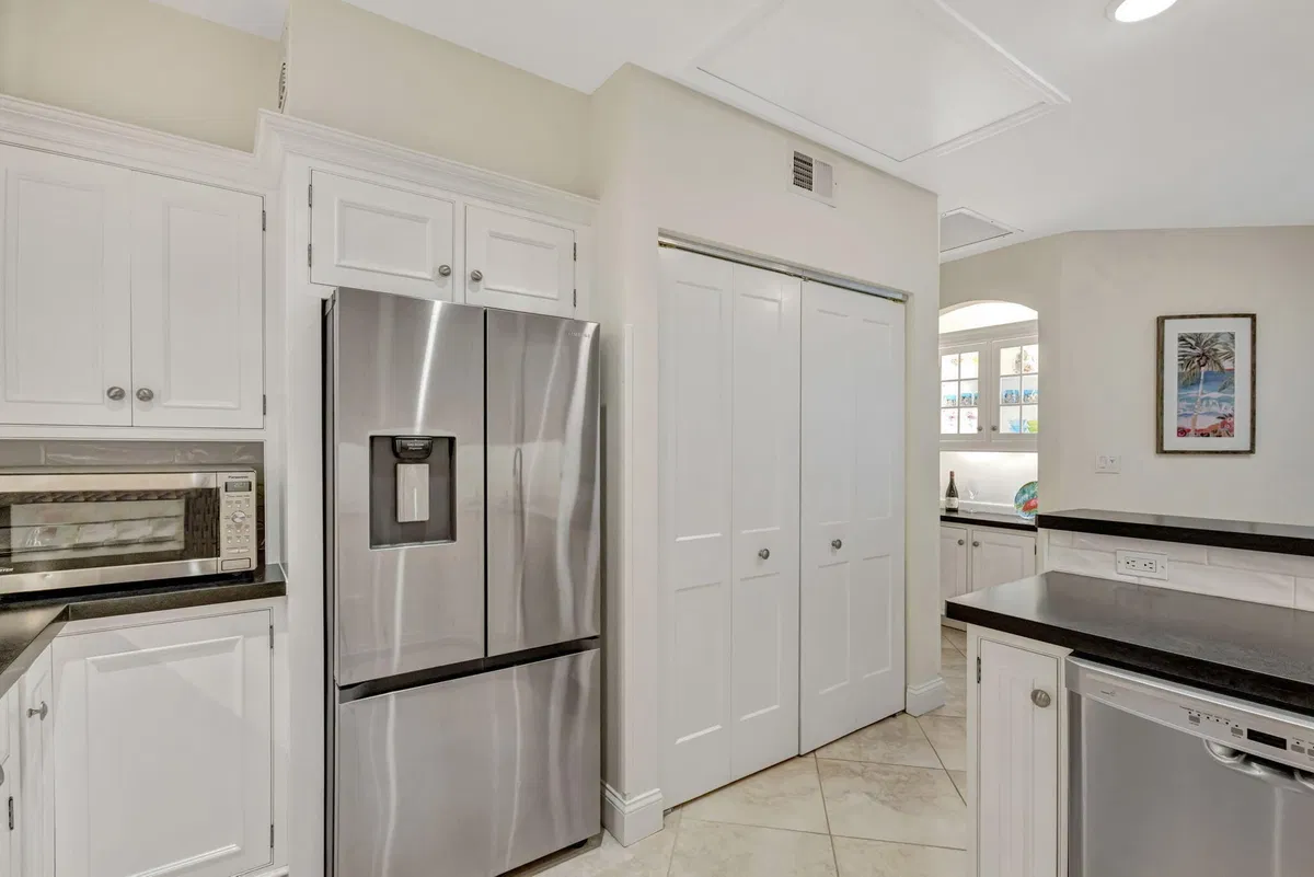  Residence photo 22