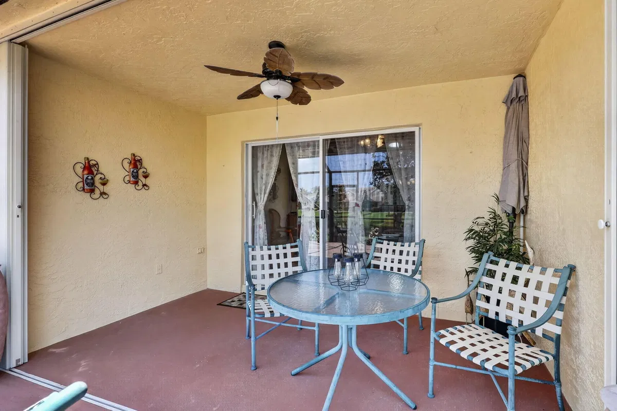 Residence photo 25