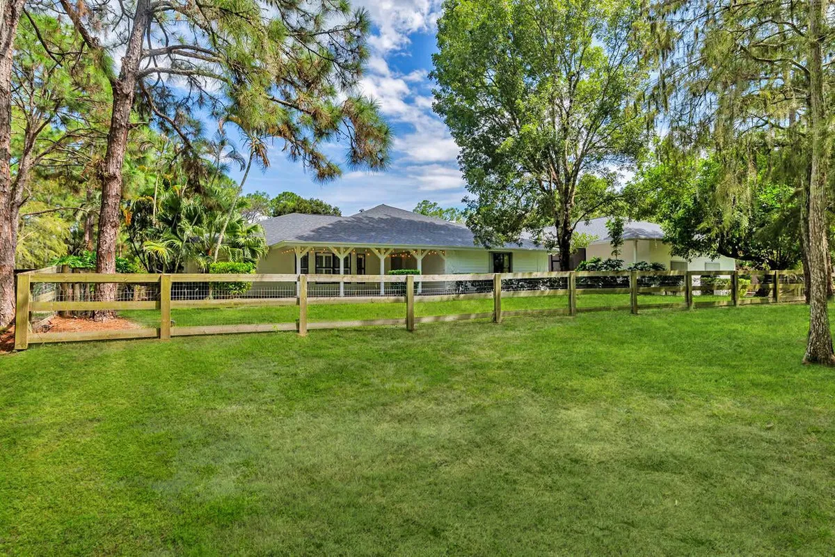  Residence photo 52