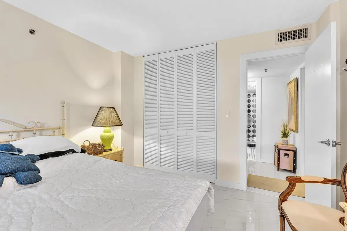Unit Apt 106 photo 40