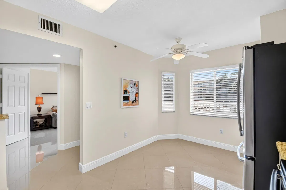 Unit 205 photo 7