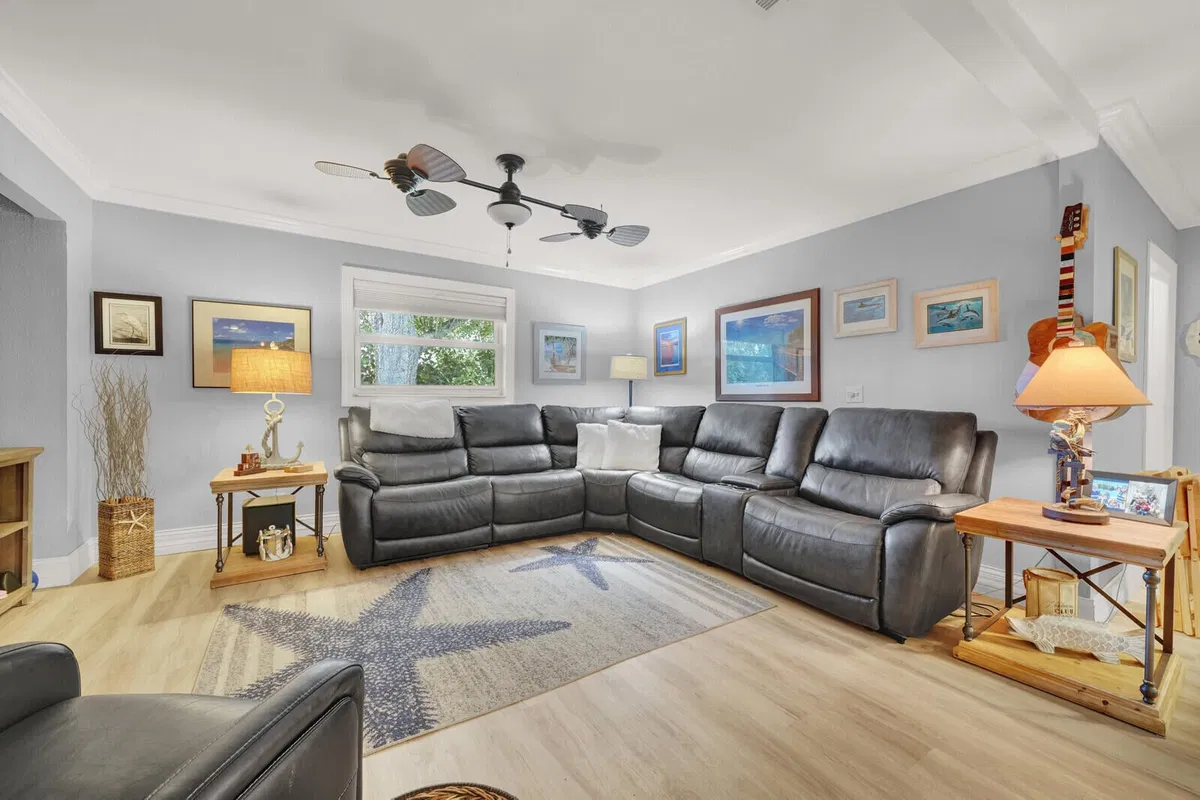  Residence photo 7