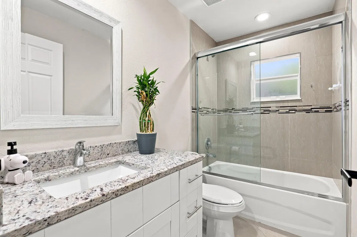 Residence photo 28