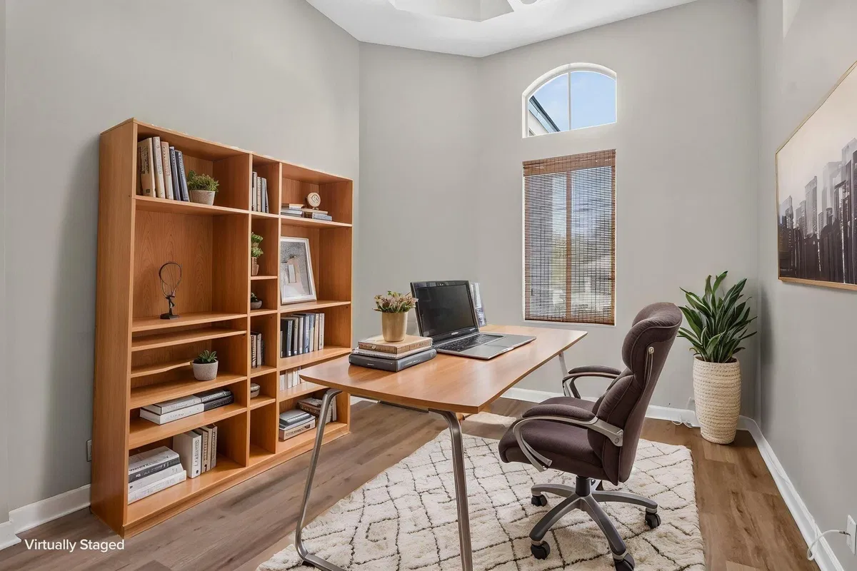 Residence photo 76