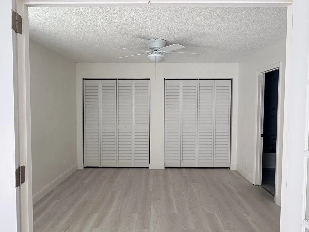 Unit M-207 photo 13