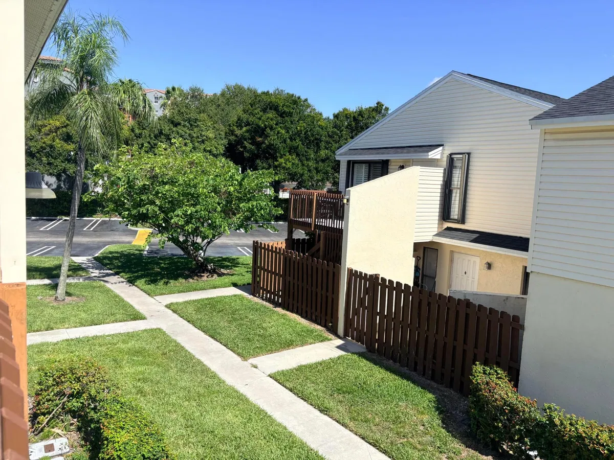 Unit M-207 photo 22