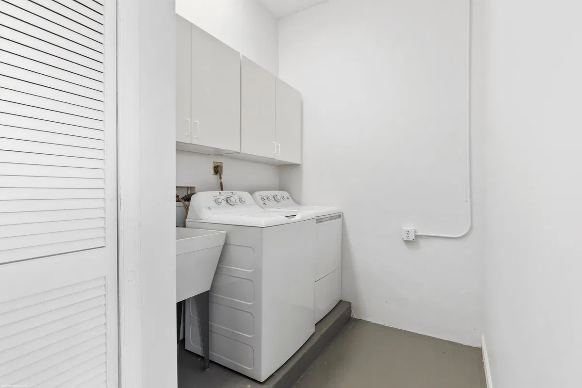 Residence photo 37