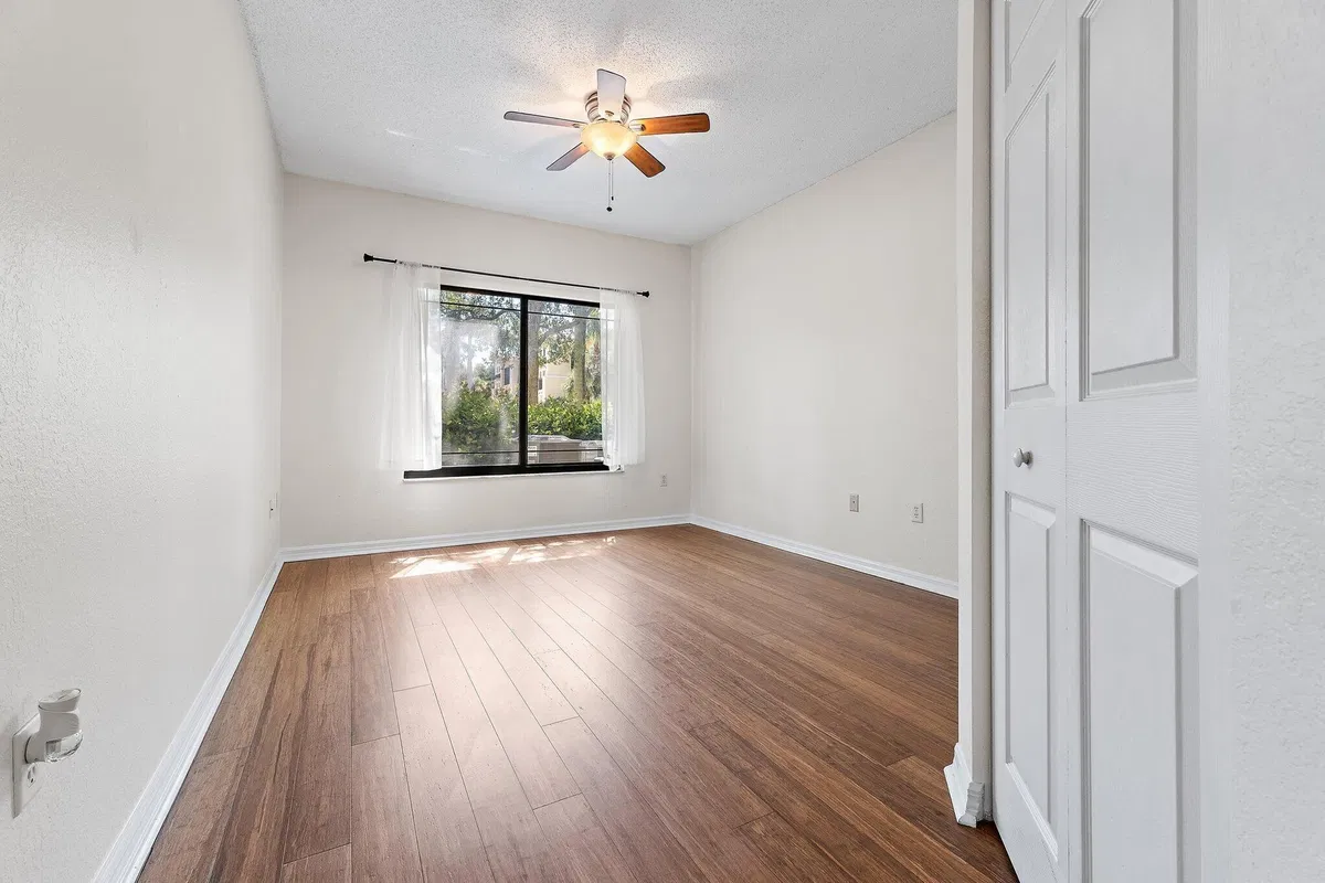 Unit 106 photo 25
