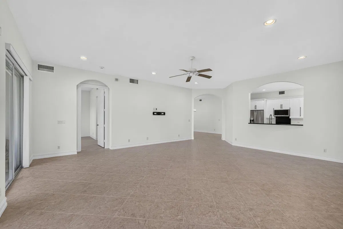 Residence photo 22