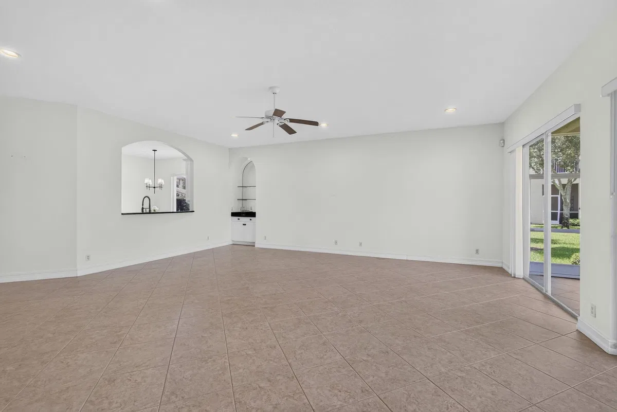 Residence photo 73