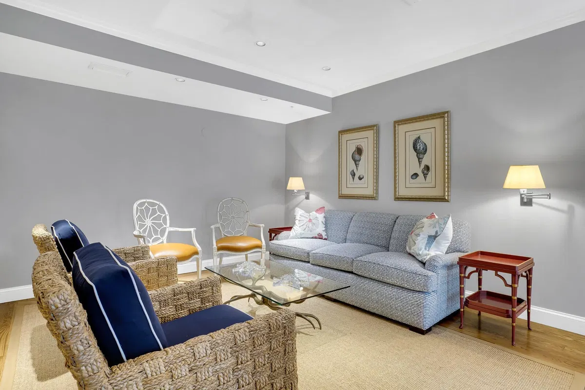 One City Plaza Unit 403 photo 19