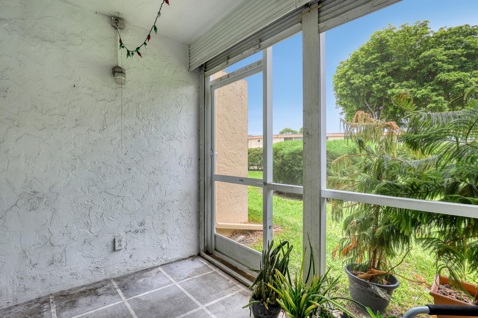 Unit 117 photo 13