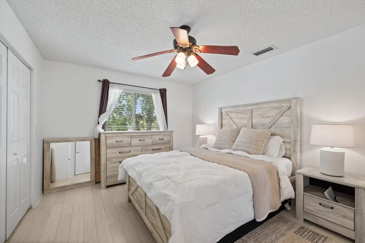 Residence photo 13