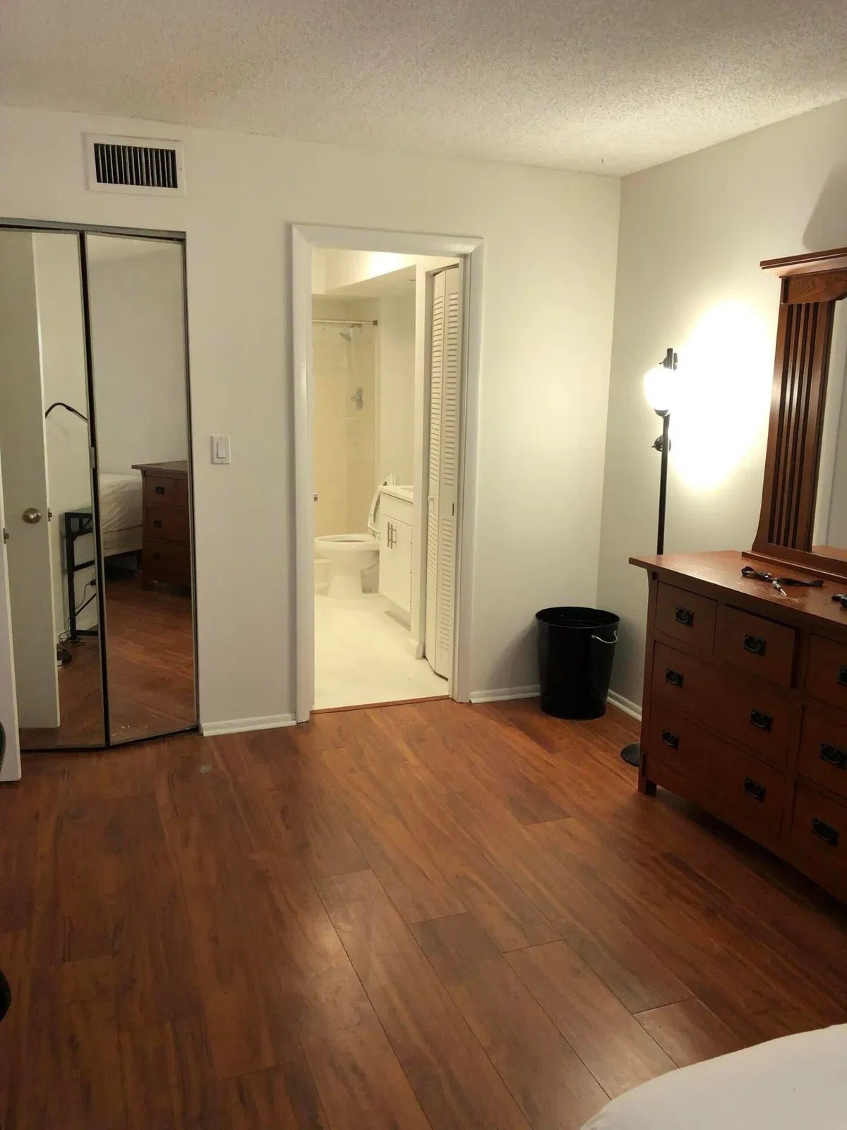 Unit 2140 photo 10