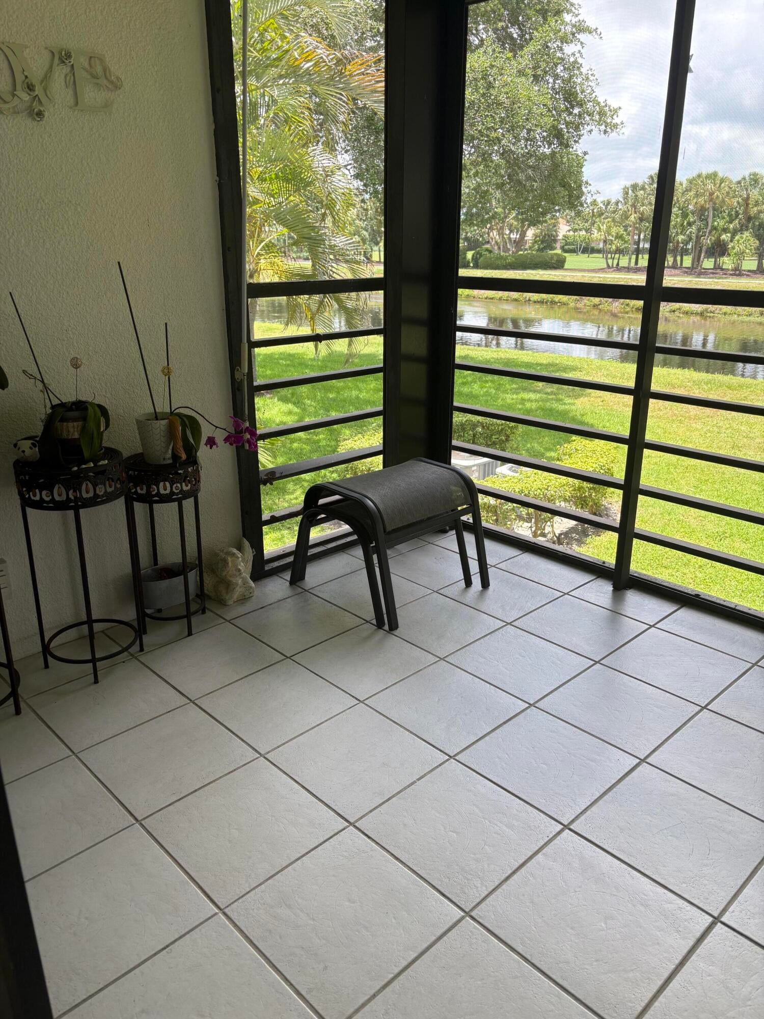 Unit 212E photo 4