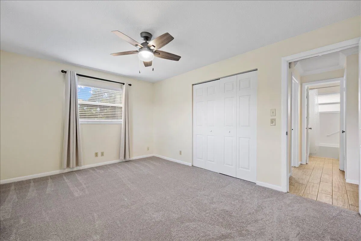 Unit 262 photo 7
